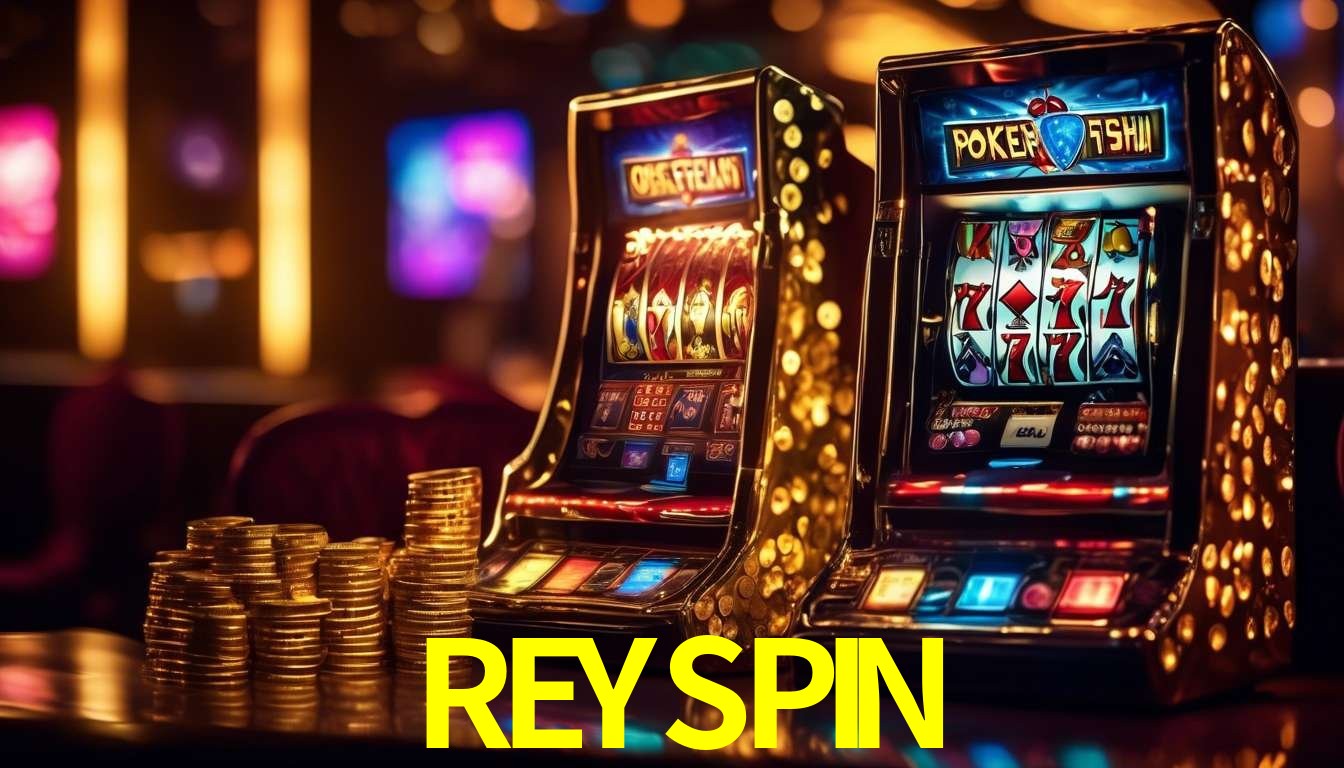 Una escena digital vívida inspirada en casino con REYSPIN mostrado prominentemente, luces brillantes, fichas, cartas y acentos dorados.